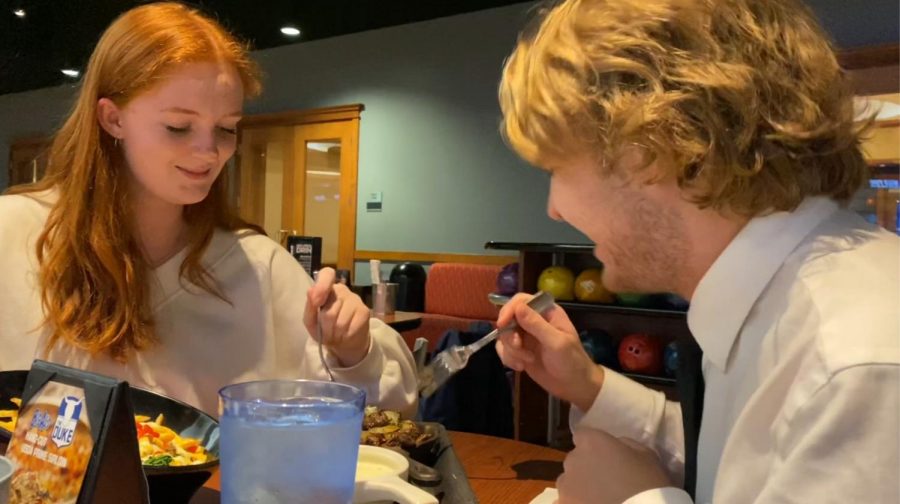 Juniors Damon Grim and Amanda Kerr share dinner during their Blind Date.