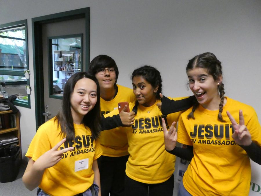 Students prepare to serve as ambassadors for open house in 2019, the last time Jesuit hosted an in-person open house due to the pandemic.