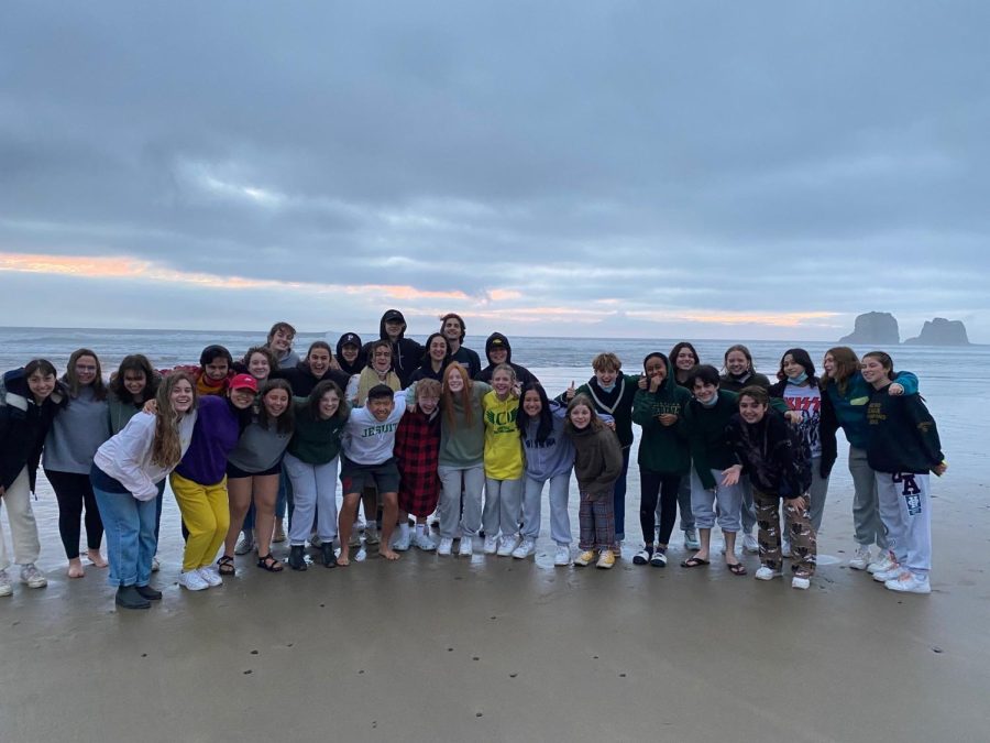 Members+of+2021-22+Chamber+Choir+on+the+beach+retreat%2C+courtesy+of+Ms.+Kristen+Caldwell