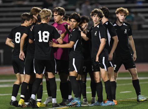Jesuit beat Wilsonville 4-1 on Cronin Field to continue their strong run this season. 