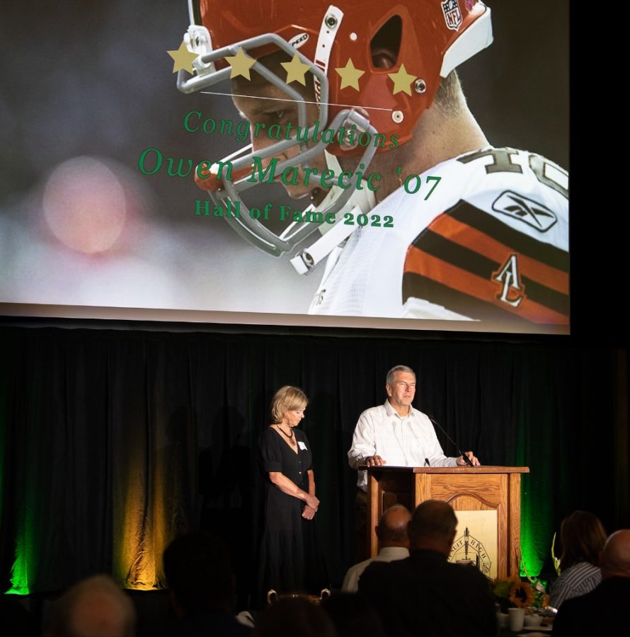 Jeff and Mary Fran Marecic speak on Owen's behalf at the Hall of Fame Luncheon.