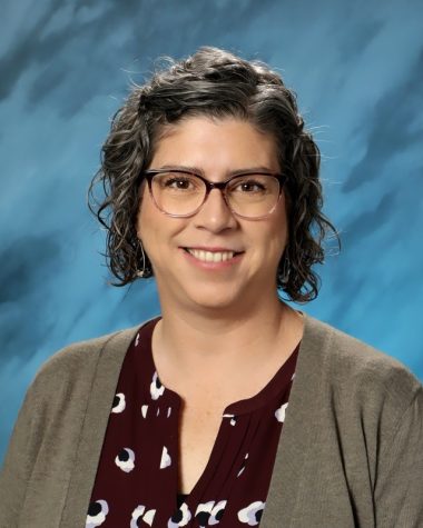 Ms. Hagelgans will exit Jesuit after the 2022-23 year. 