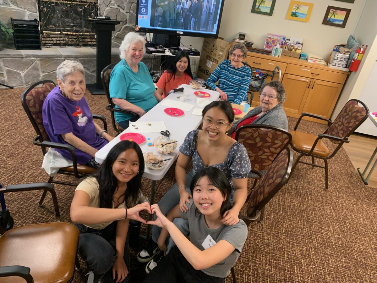 Ella+Nguyen%2C+Maddie+Kwon%2C+Thuymi+Tran%2C+and+Hana+Nguyen+spend+time+with+their+assisted+living+resident+friends.