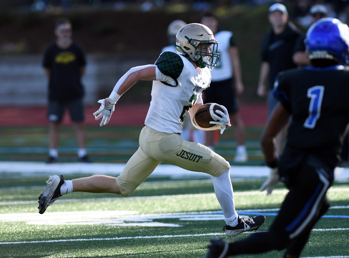 PORTLAND, OR - SEPTEMBER 27, 2024:  The Jesuit Crusaders play the Grant Generals in an OSAA 6A non-league varsity football game at Grant High School.  Jesuit won the game 42-6.  (©2024 Photo by Brian Murphy / SaderNation.org) 

FOR PERSONAL USE ONLY. NO EDITORIAL OR COMMERCIAL USE WITHOUT PERMISSION (EXCEPT FOR JESUIT HIGH SCHOOL)