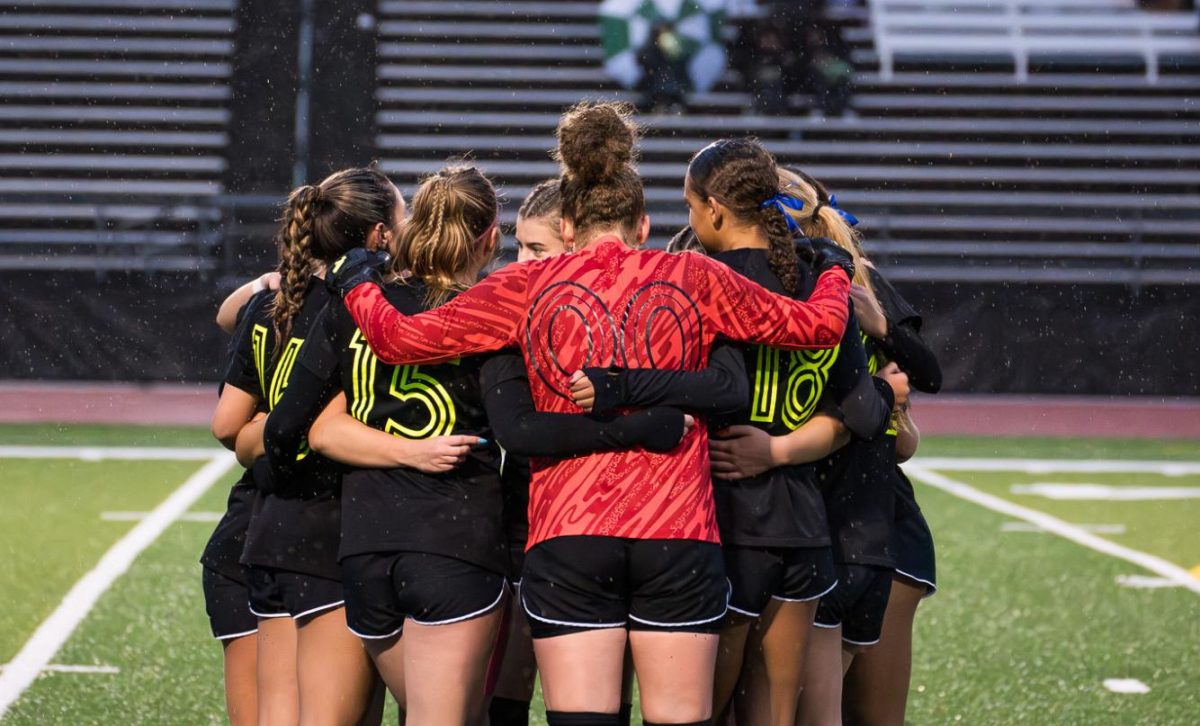 RECAP: Women’s Soccer defeats West Linn 1-0 to advance to state final