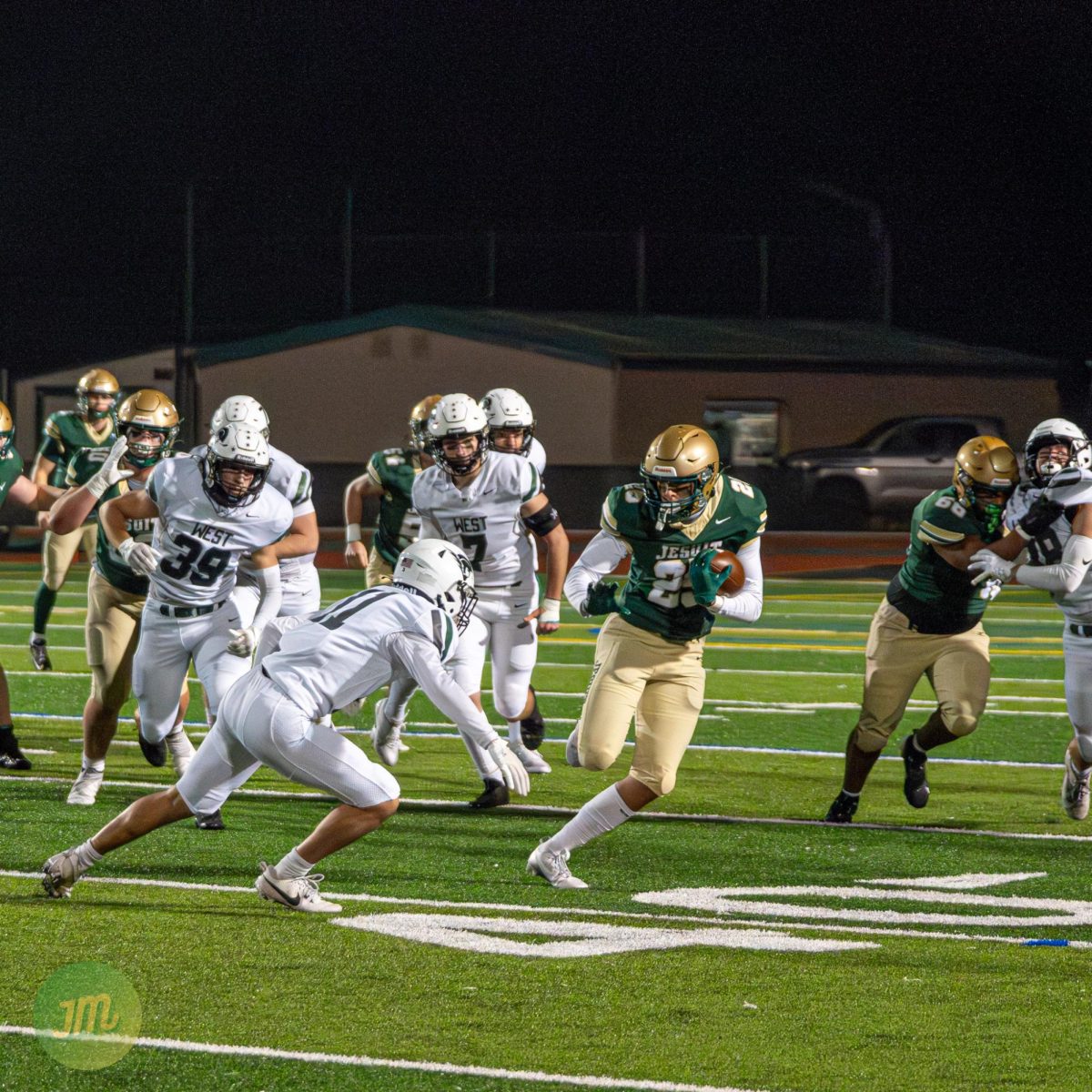 Jesuit beat West Salem 21-20 to move onto the semifinals in the OSAA 6A state championship.