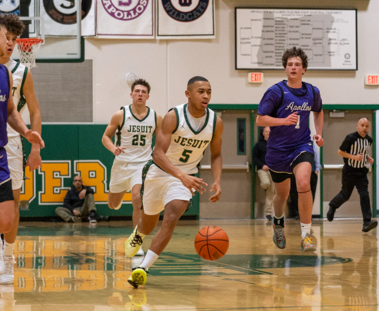 Men's basketball defeated Sunset in Metro League action on 2.11.2025