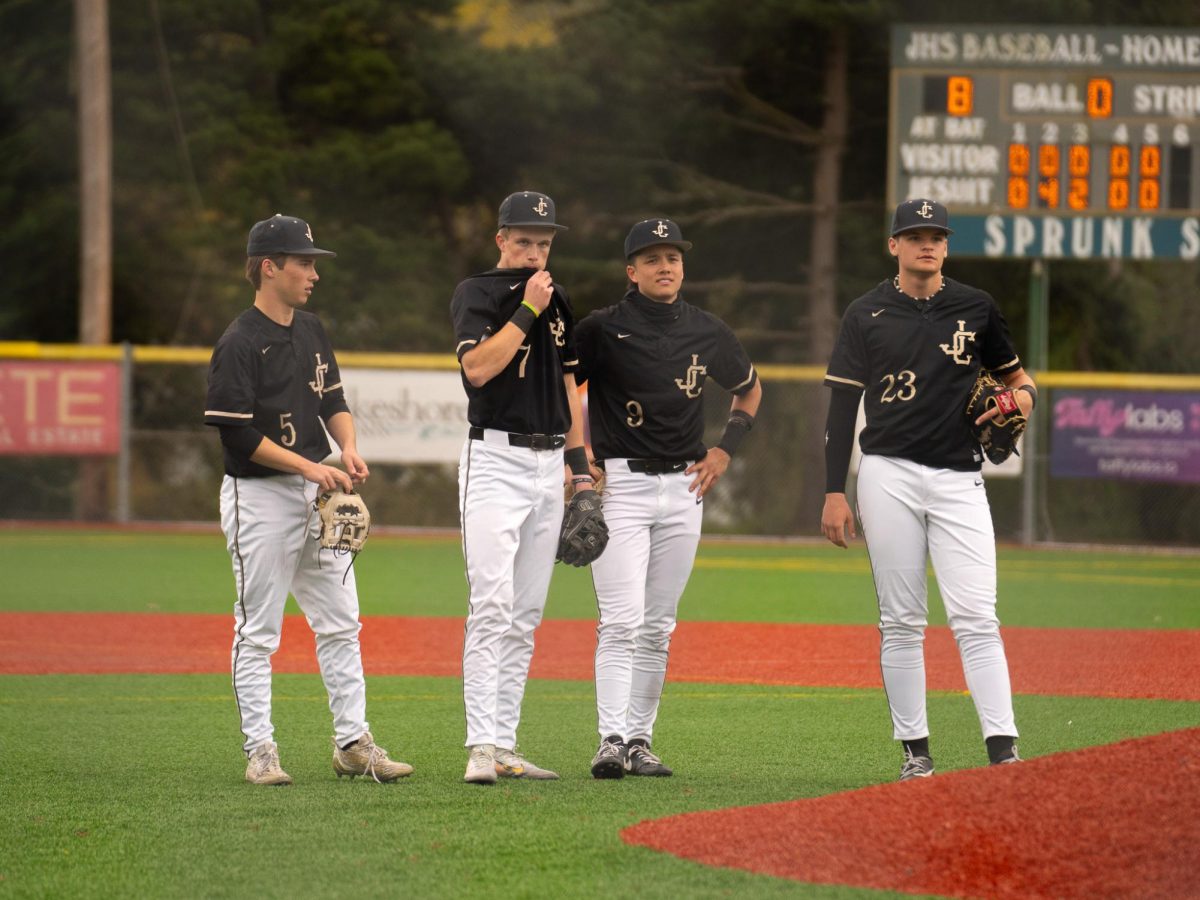 Baseball sweeps Westview, sits atop Metro