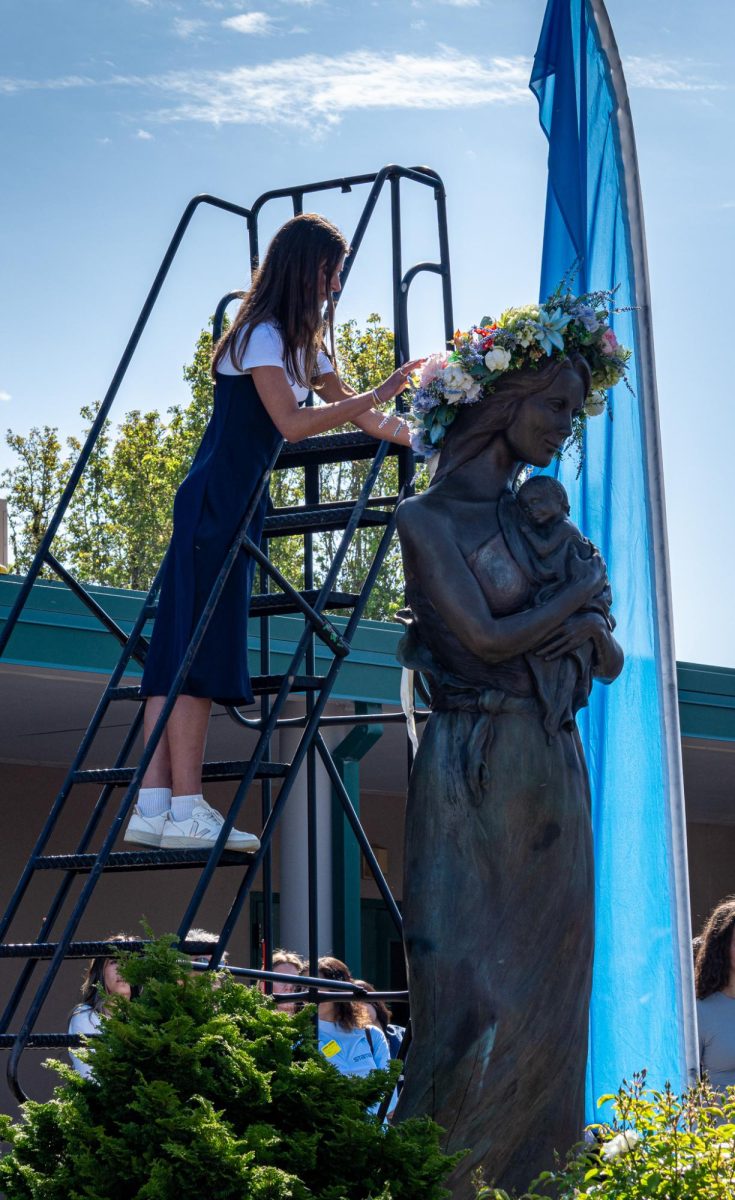 Annual May crowning of Mary brings community together