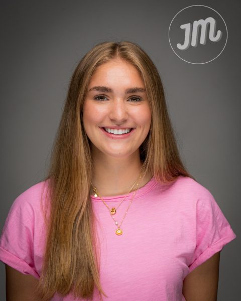 Ellie Brecker