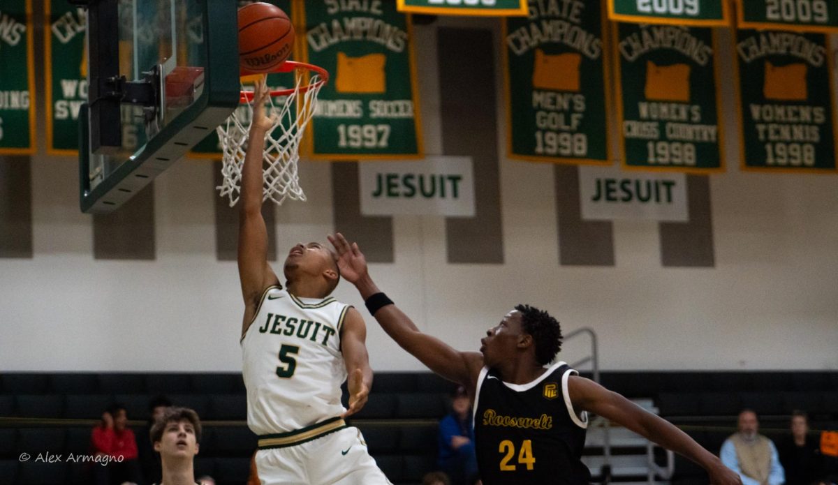 RECAP: Barone’s 26 points leads men’s basketball to a 73-57 win in home opener against Roosevelt